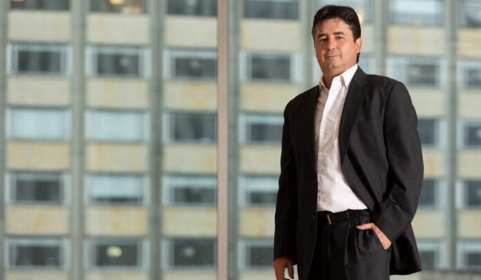 Alonso Angel, Vicepresidente de Inversiones en Porvenir.