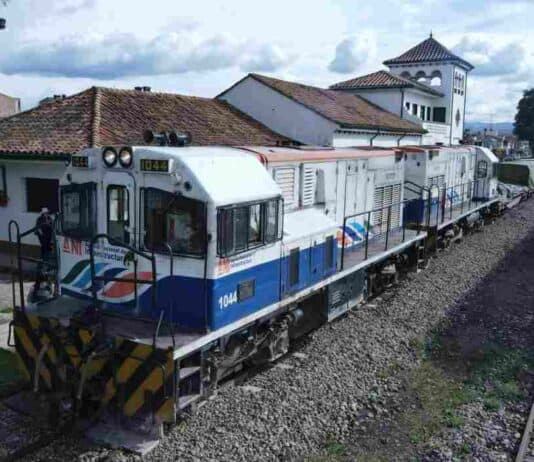 Proyecto de vía férrea para pasajeros en Colombia