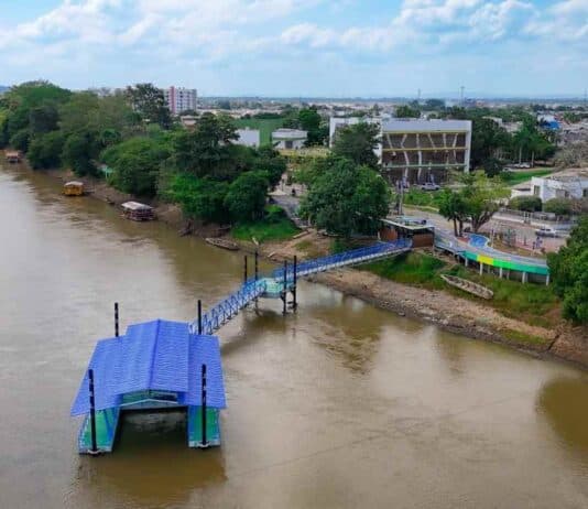 Buses fluviales en Montería por el río Sinú