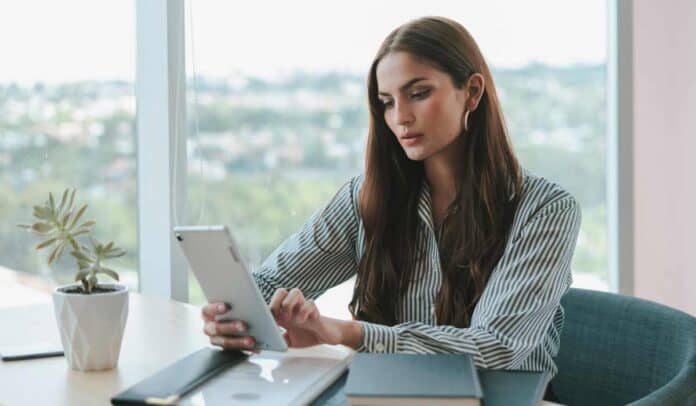 Mujeres podrán trabajar en casa cuando estén menstruando