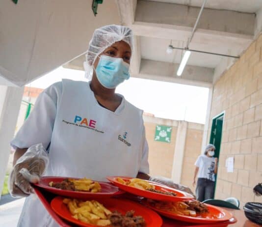 Trabajadores con jornada laboral en Colombia y pagos a pensión