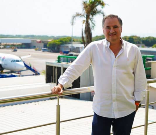 Carlos Cuartas, gerente de la concesión OINAC, operadora del aeropuerto Rafael Núñez de Cartagena