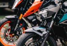 La multa de más de $600.000 que deben pagar motociclistas por estacionar en lugares prohibidos