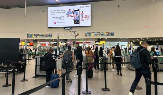 Por transporte aéreo en Colombia