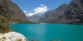 Laguna de Llanganuco.