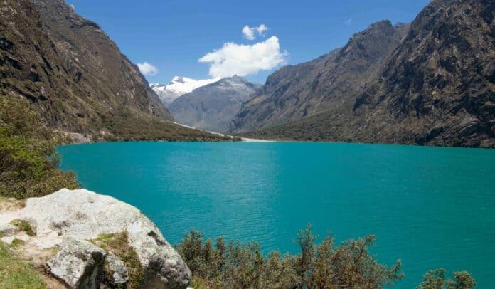 Laguna de Llanganuco.